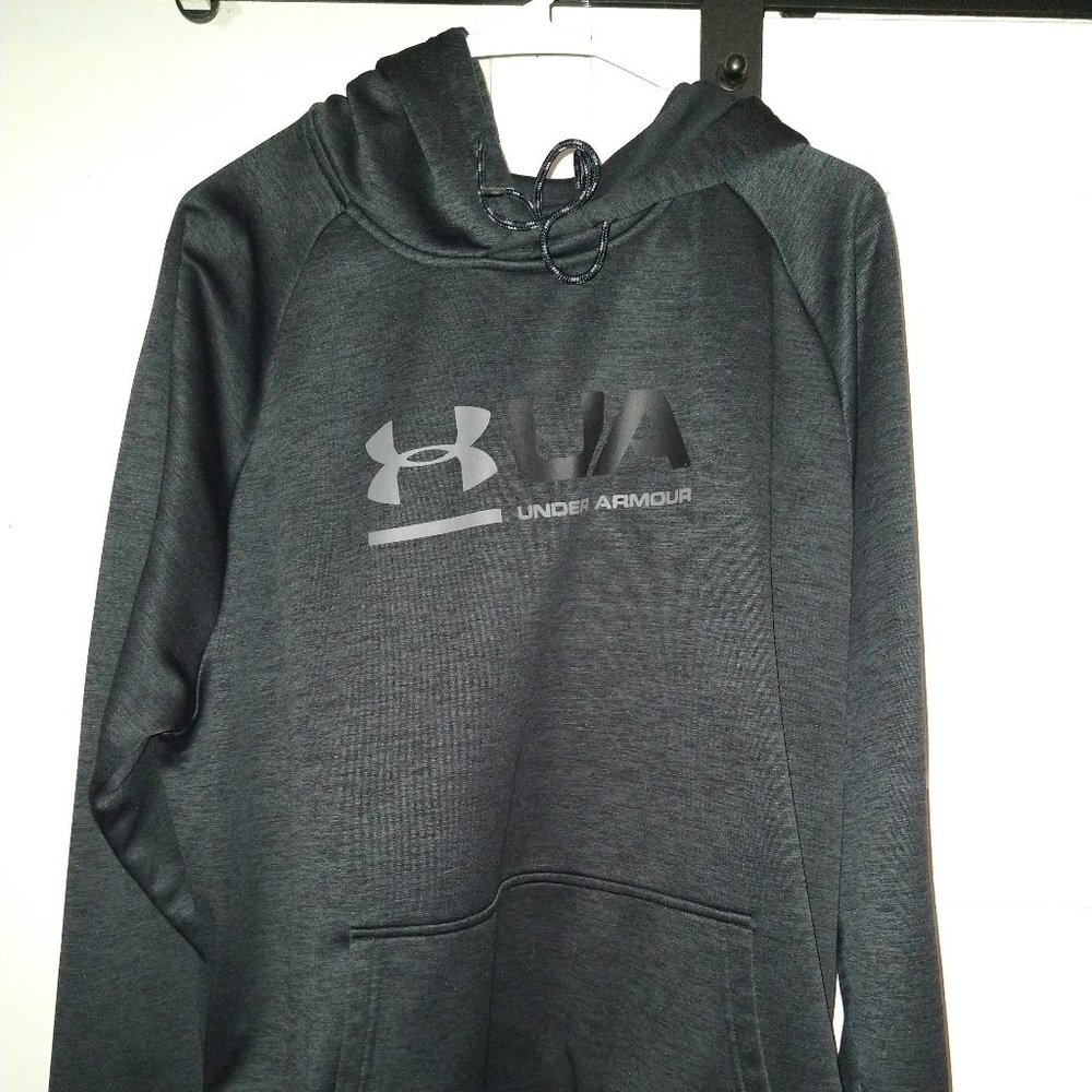 Gently used Under Armour Hooded Sweatshirt XL